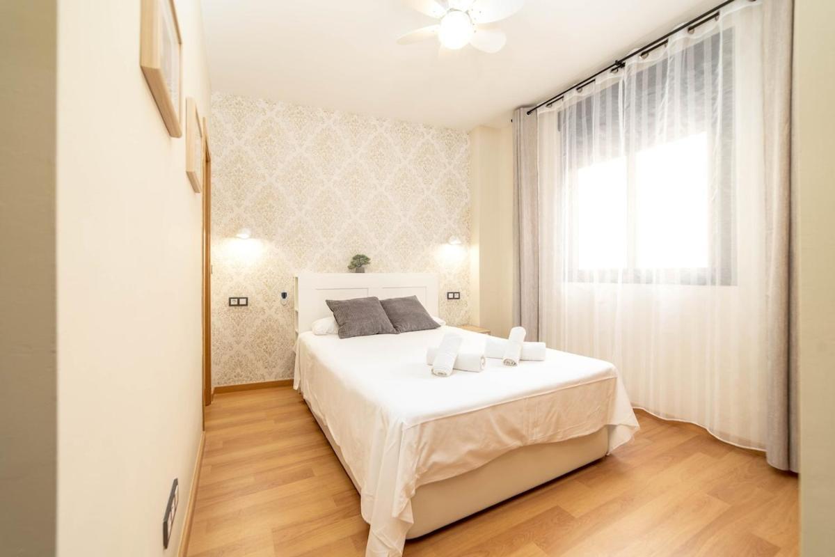 -Malagasunapts- Stylish City Centre Pool&Parking Екстериор снимка